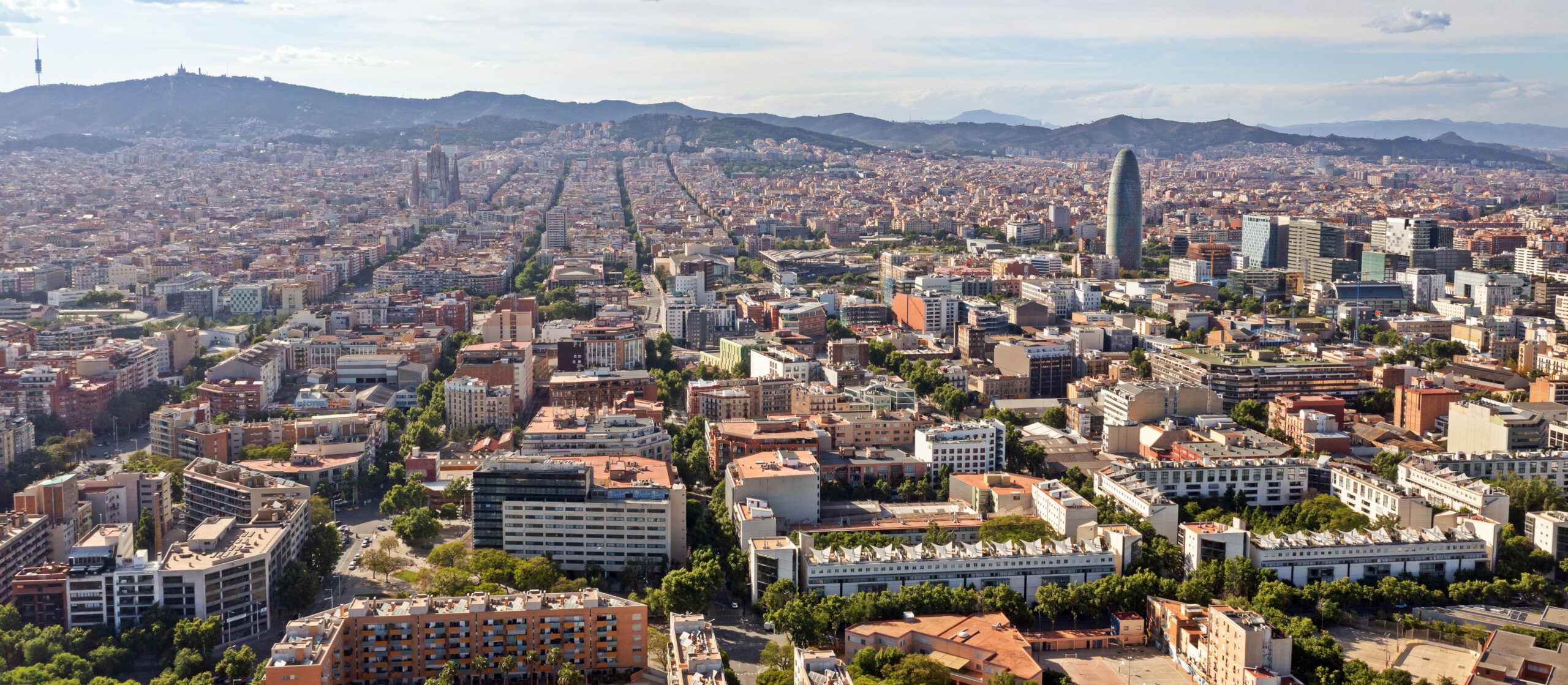 Barcelona Travel Guide: Where to Stay, What to See & Budget Tips