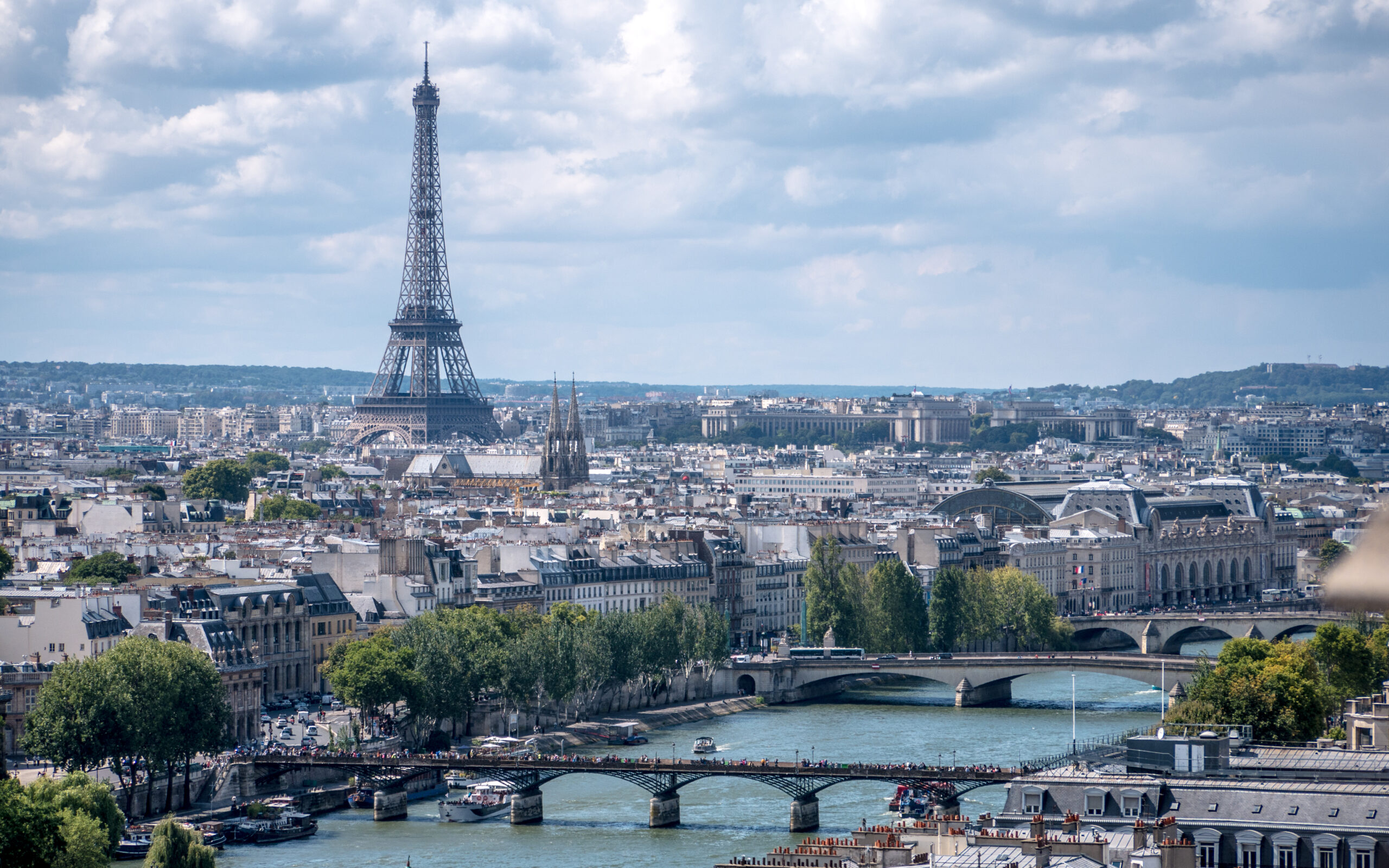 Paris Travel Guide: Where to Stay, What to See & Budget Tips